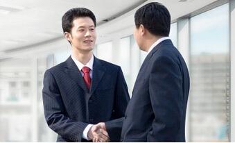 西安康明斯發(fā)動(dòng)機(jī)服務(wù)周到，處理問(wèn)題及時(shí)，效率高！